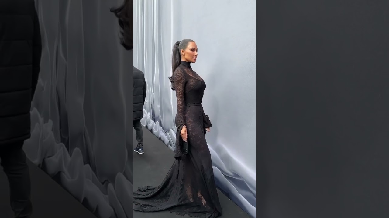 #kimkardashian first appearance at #balanciaga FW24 show in Paris!