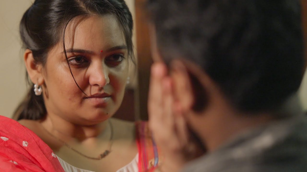 Kiss करने पे आते | Meethe Hothe | Hindi Romantic Scene | Sanuja Somanath | #clips #shortvideo #yt