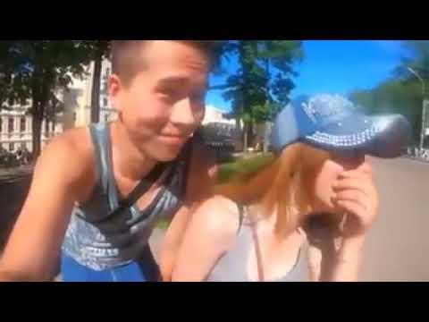 KISSING SELFIE - PRANK IN RUSSIA