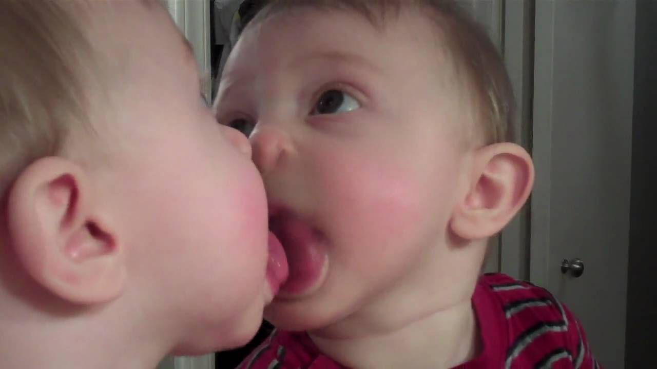 Kissing.MP4
