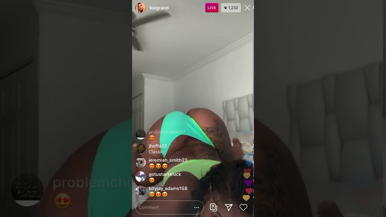 Koigrand twerking on IG live