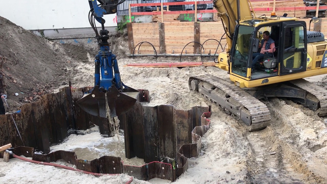 Komatsu Kettenbagger 240 Grundwasserabsenkung