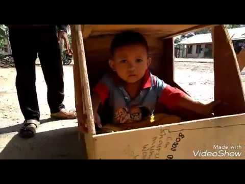 Kreatif anak asal aceh ini bikin mobil dari kayu dan muat orang dalam nya
