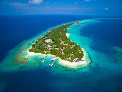 Kuramathi Island Resort, Maldives - Unravel Travel TV
