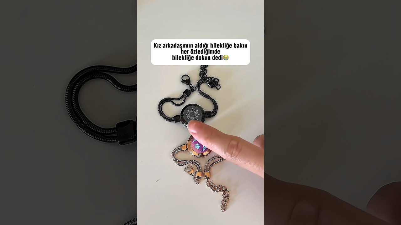 Kız arkadaşımın aldığı bilekliğe bakın her özlediğimde dokunmamı istedi💌 #shorts