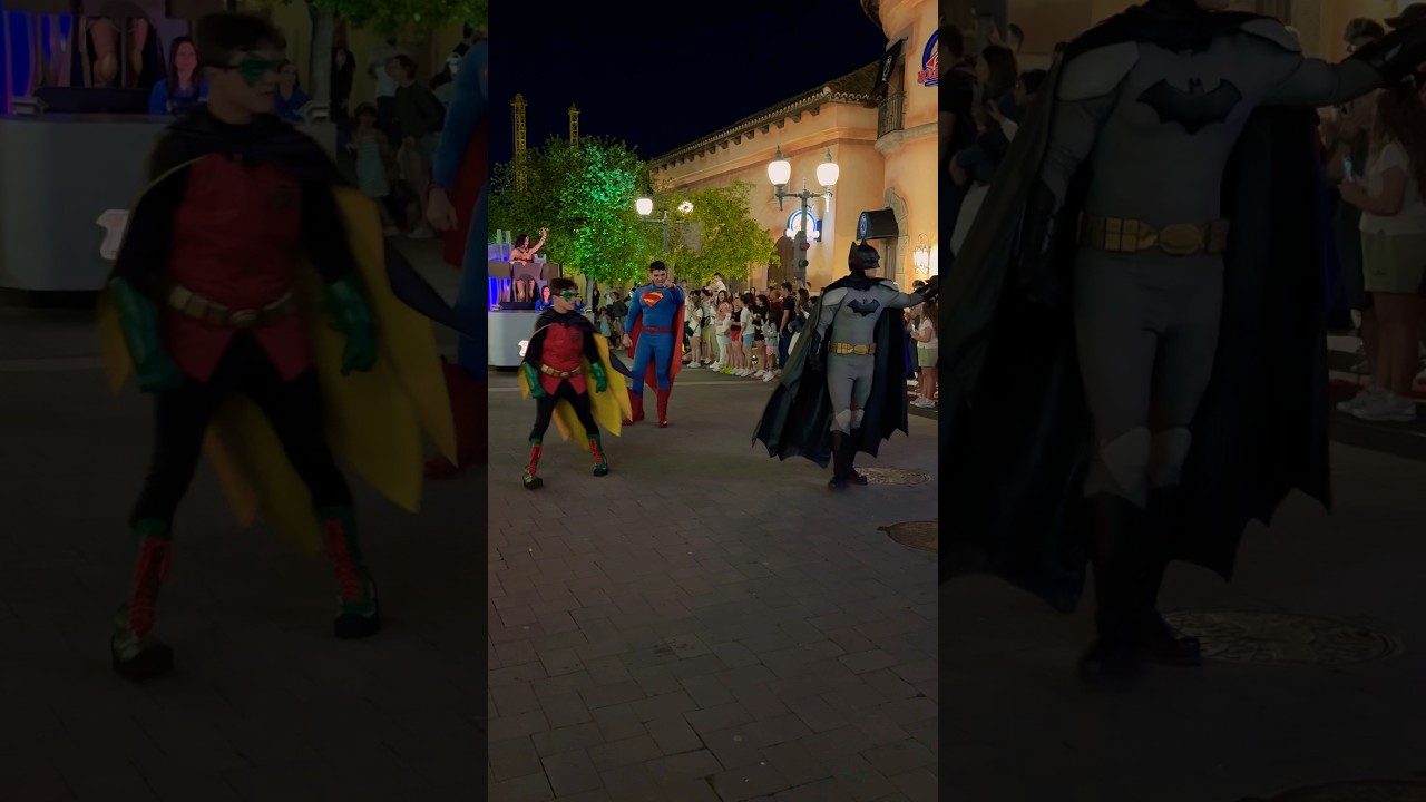 LA LIGA DE LA JUSTICIA BATMAN ROBIN SUPERMAN WONDER WOMAN #parquewarner #dcu
