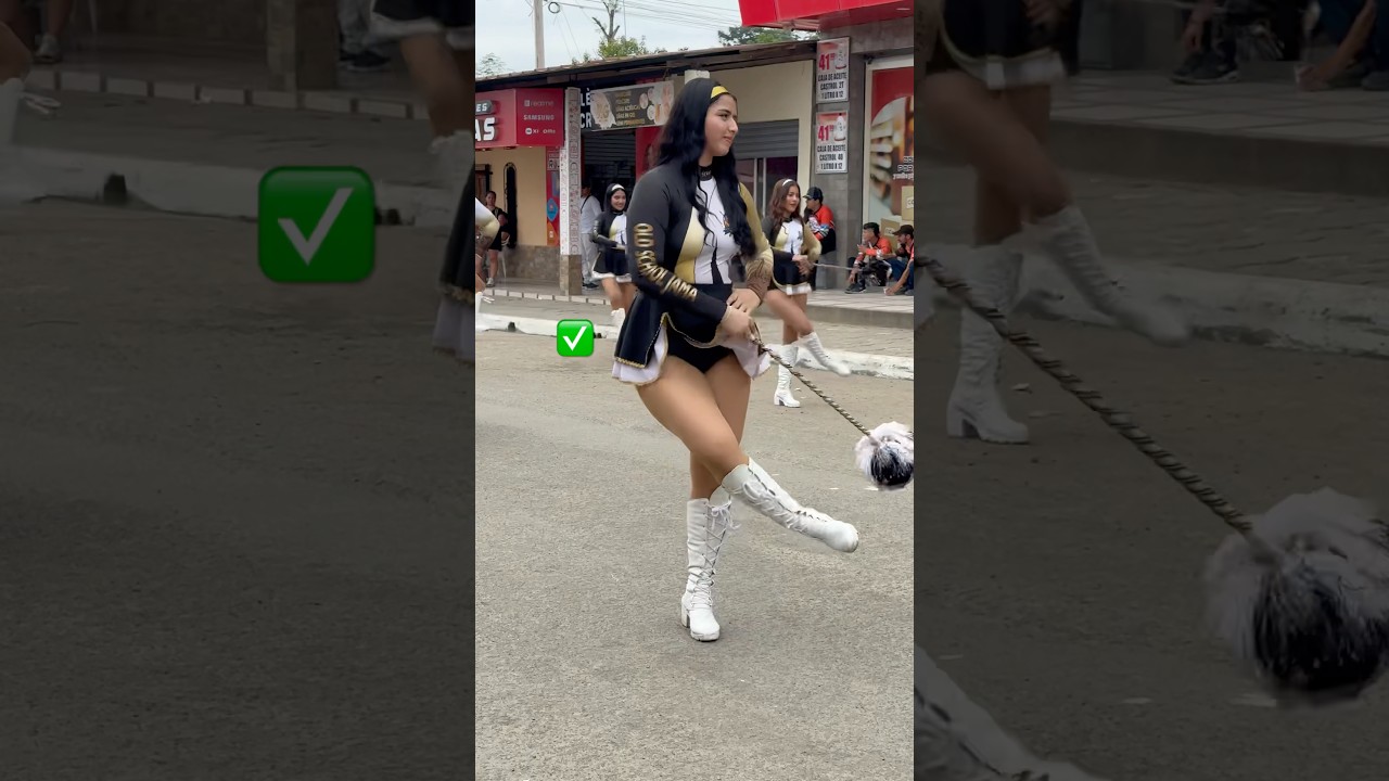 La más viral ❤️✅ #bastoneras #desfile #viralshort