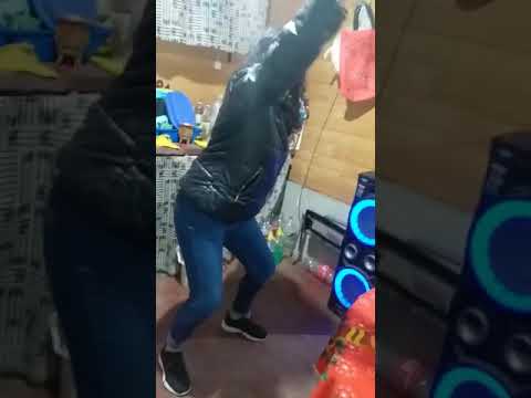 la tía q perrea