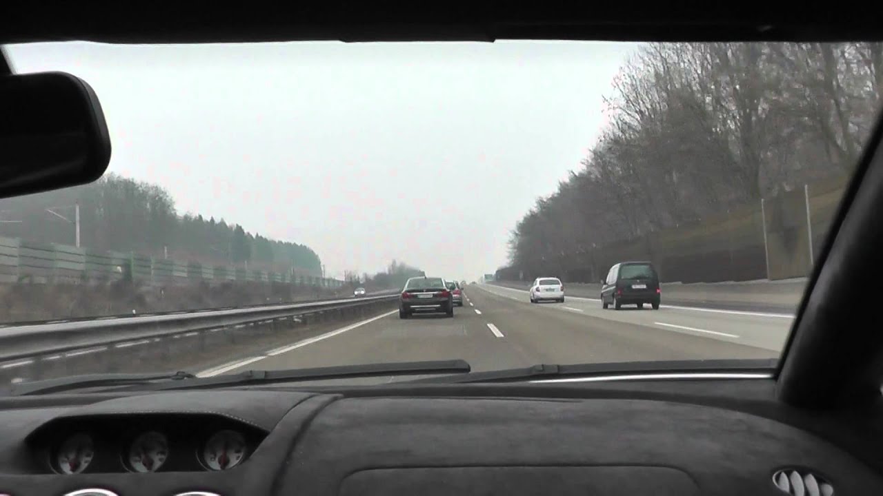 Lamborghini Performante vs. BMW 760 Li on Autobahn