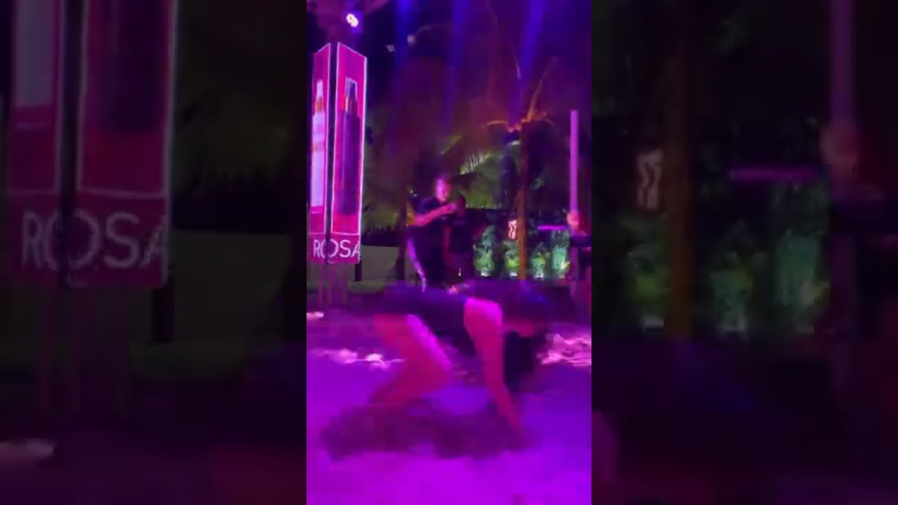 Lara Silva e Tainá Costa dançando Anaconda