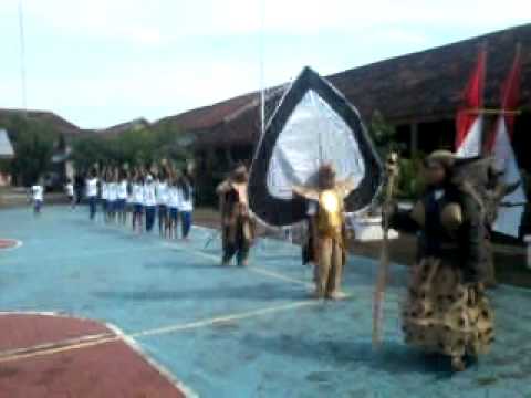 latihan pawai smk pgri wonoasri 2013