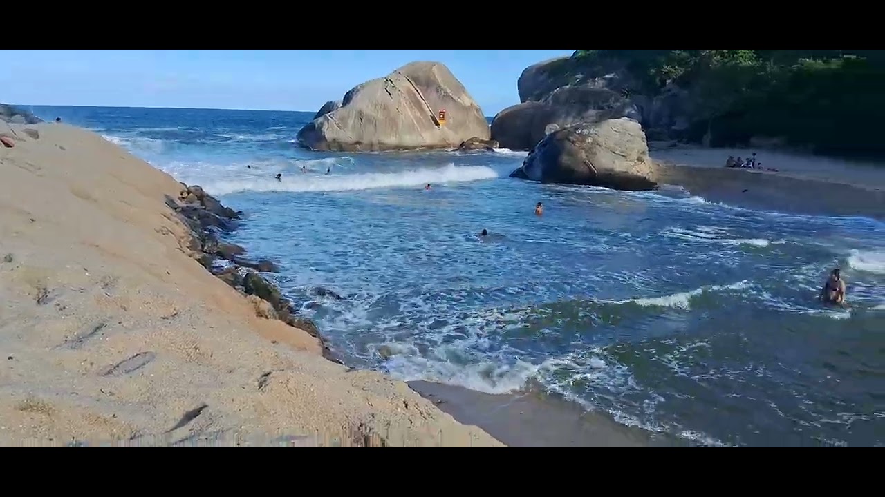LAURA NO MAR DE ITAIPUAÇU