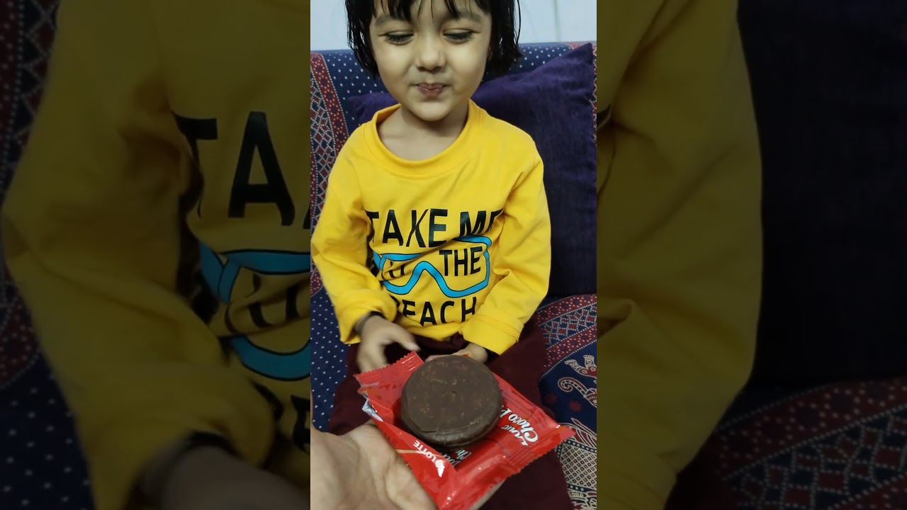 Lavisha Got A Surprise #cute #lavisha #arora #surprise #lotto #chocopie #shortfeed #shorts #short