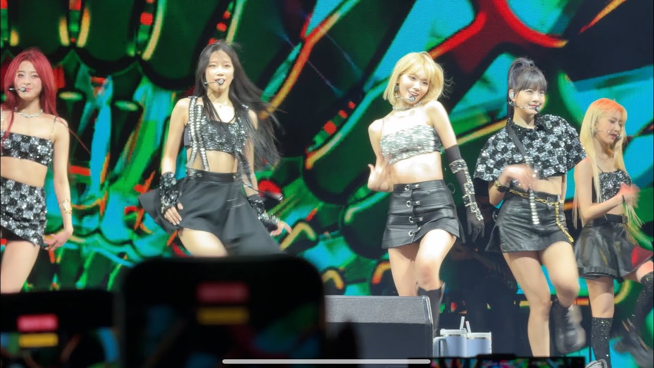 LE SSERAFIM - Smart fancam at Weekend 1 04-13-24