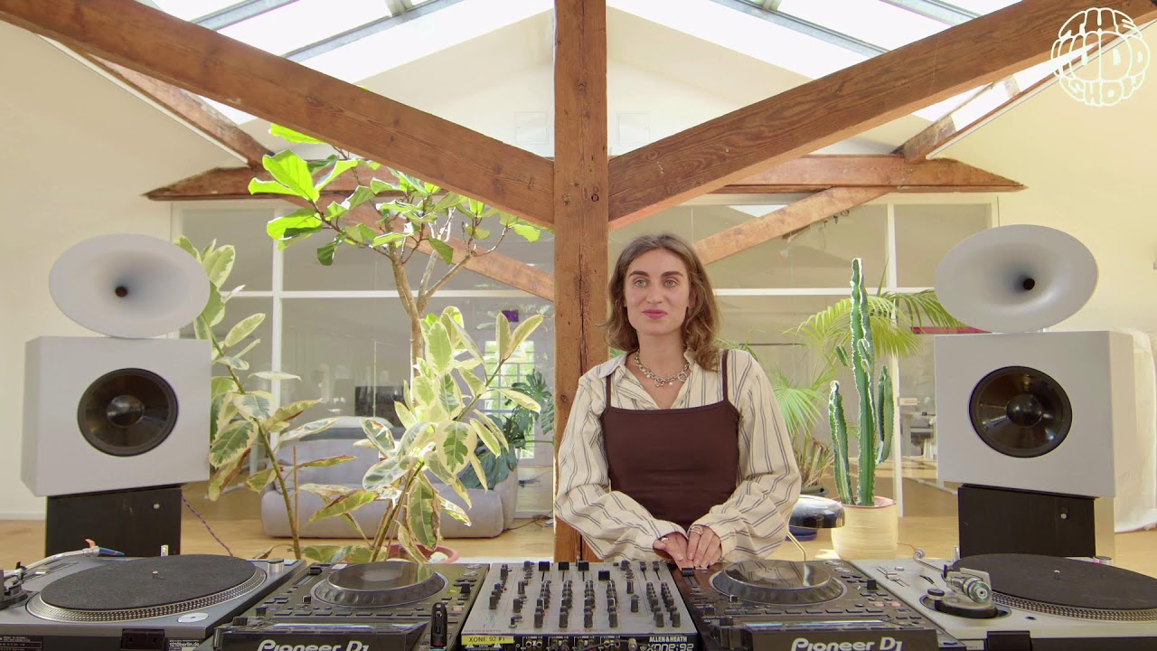 Lea Occhi | themuddshow