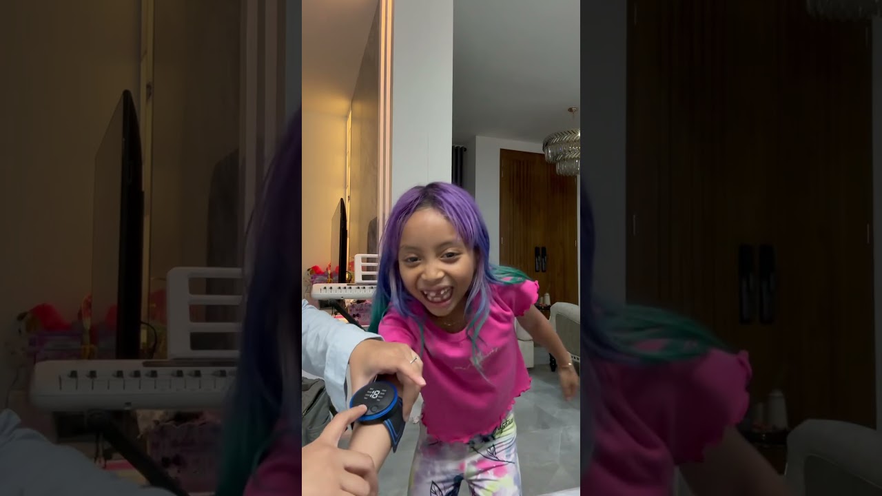 LEIKA TRIED THE VIRAL MASSAGE TOOL, SO FUN I EVEN LAUGHED AND I WASN'T AFRAID OF GETTING ELECTROC...