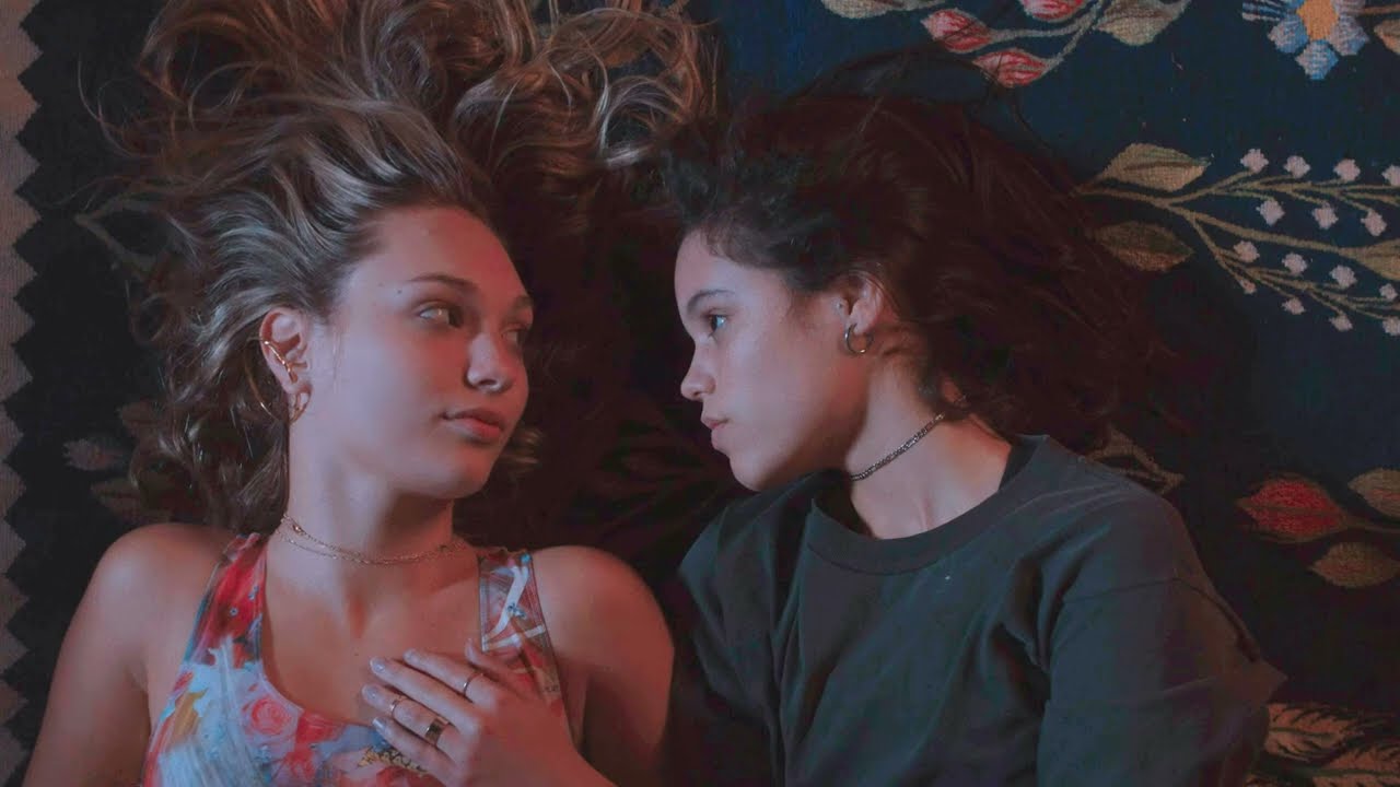 LESBIAN KISSING SCENE | Jenna Ortega and Maddie Ziegler Hot Lesbian Kiss Scene 4k 60fps The Fallout