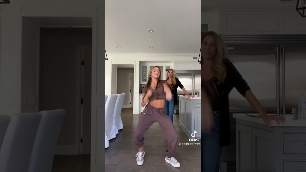 Lexi Rivera twerking in front of her mom and brent😂