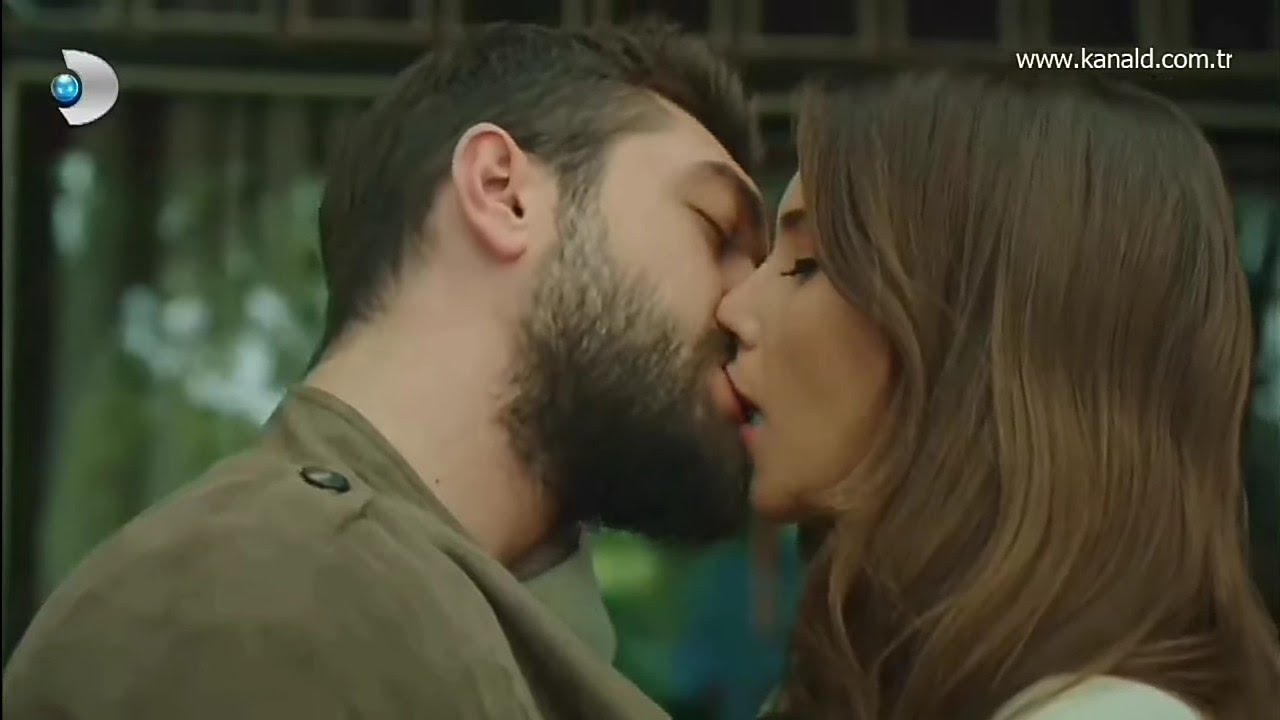 Leyla lydia tugutlu öpüşme sahneleri ve frikikleri