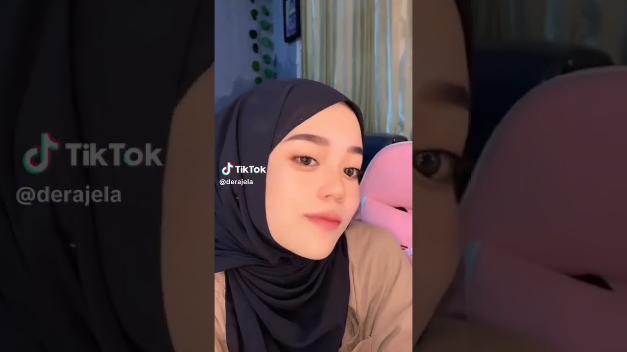 Lidah panjang dera Angela Live air liur