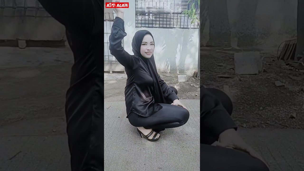 LIHAT ASTI AGAIN PAKAI LEGGINGS LATEX DI OUTDOOR