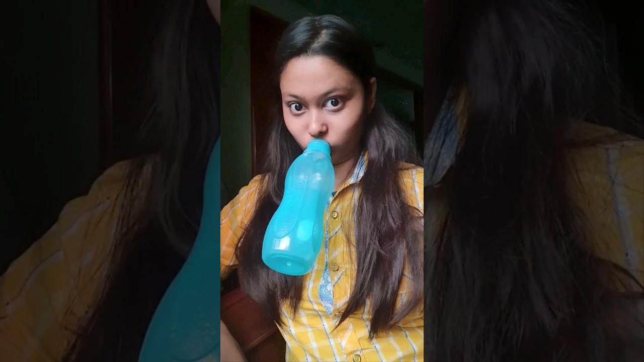 LIP PLUMPING HACK.BIG 💋 LIPS HACK. with BOTTLE.#youtubeshorts #hacks#viral#lips#plum#please#shorts