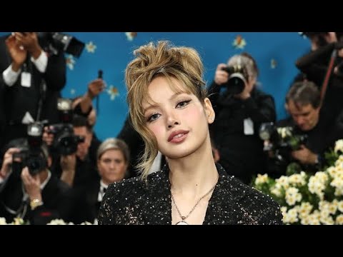 Lisa hot and sexy fap compilation 🤩
