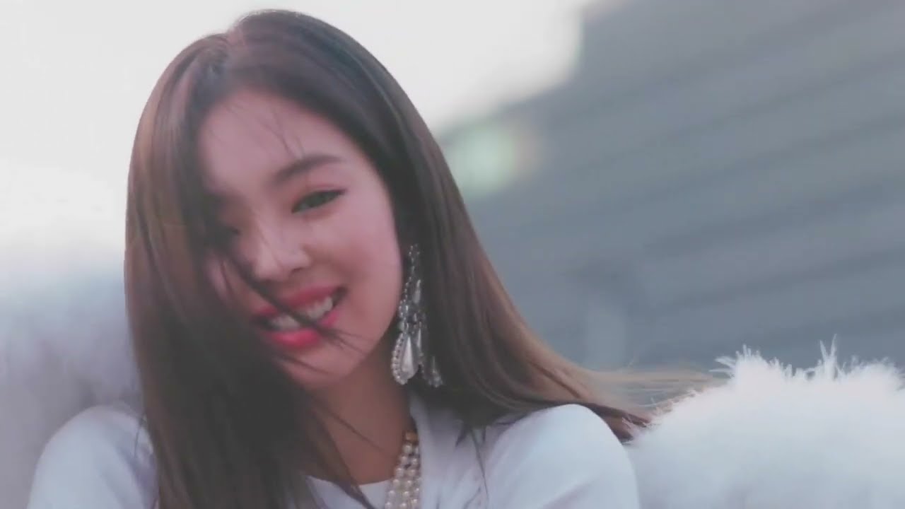 LISEI-'Solo' Official M/V