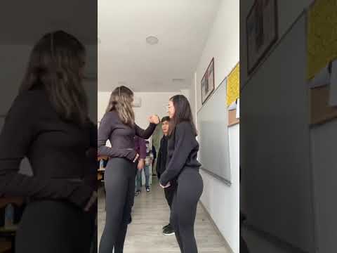 Liseli sınıfta akım videoları en iyi tayt dans videoları #shorts