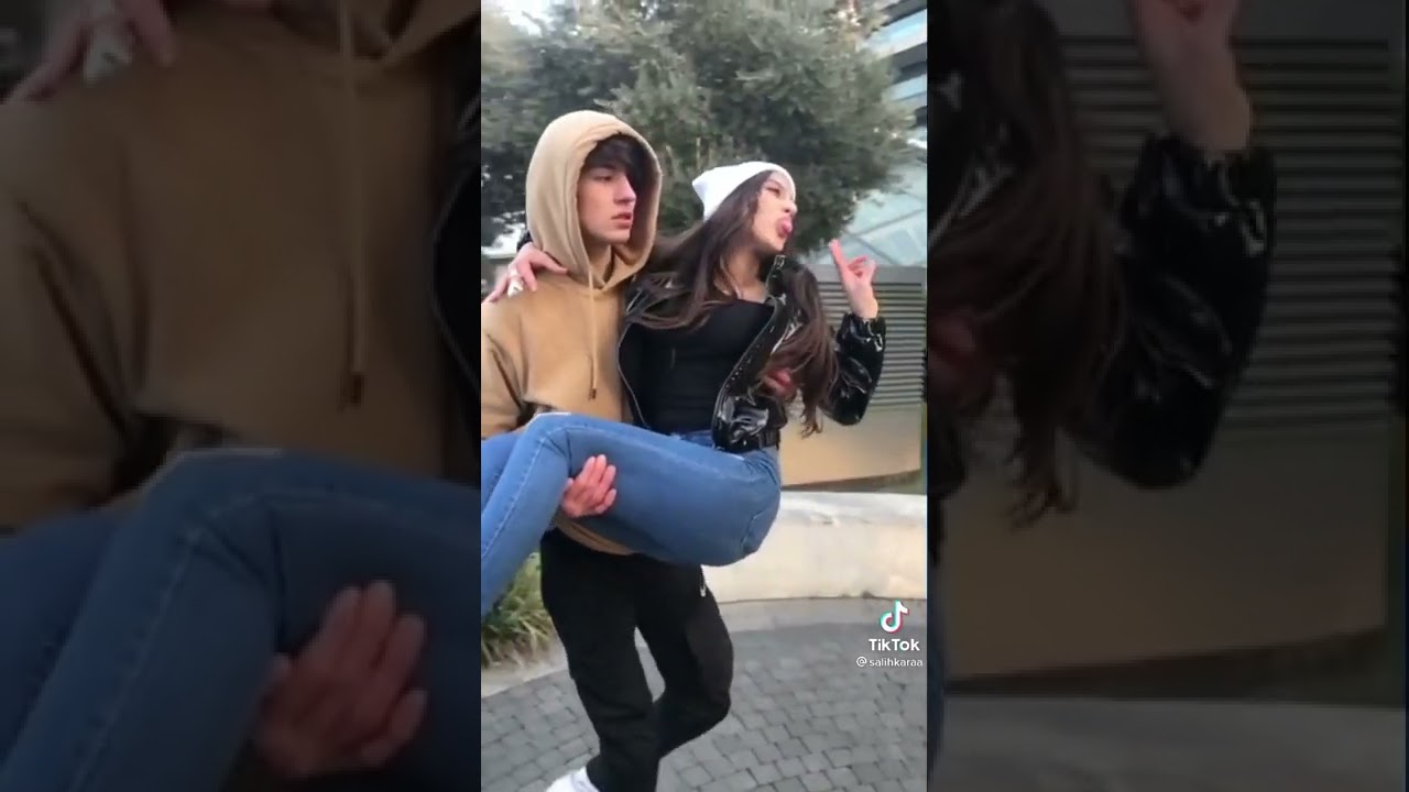 Liseliler yine yaptı tik tok