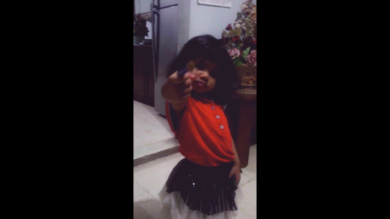Little girl shoot her mom