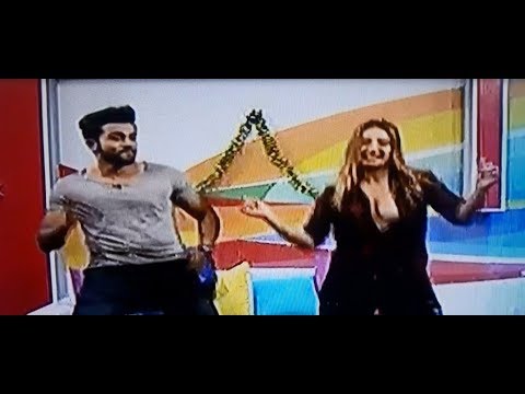 Live නටන්න ගිහින් ටීනාගේ ඇදුම් ගැලවෙයි Teena Shanell