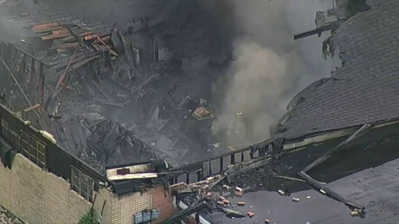 LIVE: Building on fire in west Dallas
