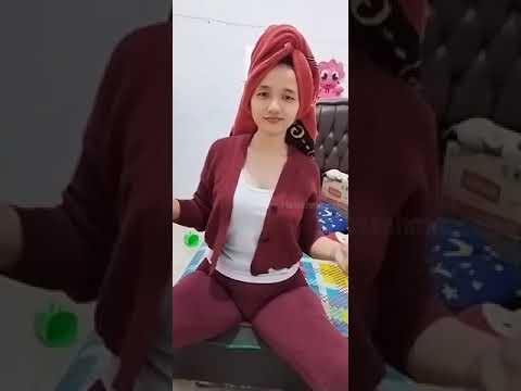 LIVE BUNDA DESCHA BIKIN SANG3 PAM3R BELAHAN T0K3T