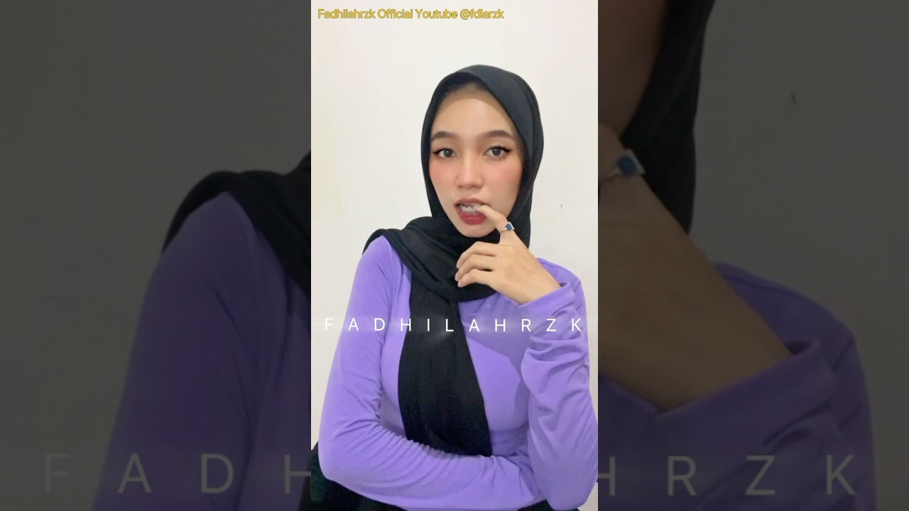 Live Eksklusif Fadhilahrzk Tiktok @fadhilahrzk Hijab Cantik Sexy Unboxing Kacamata Bulat Besar Hot
