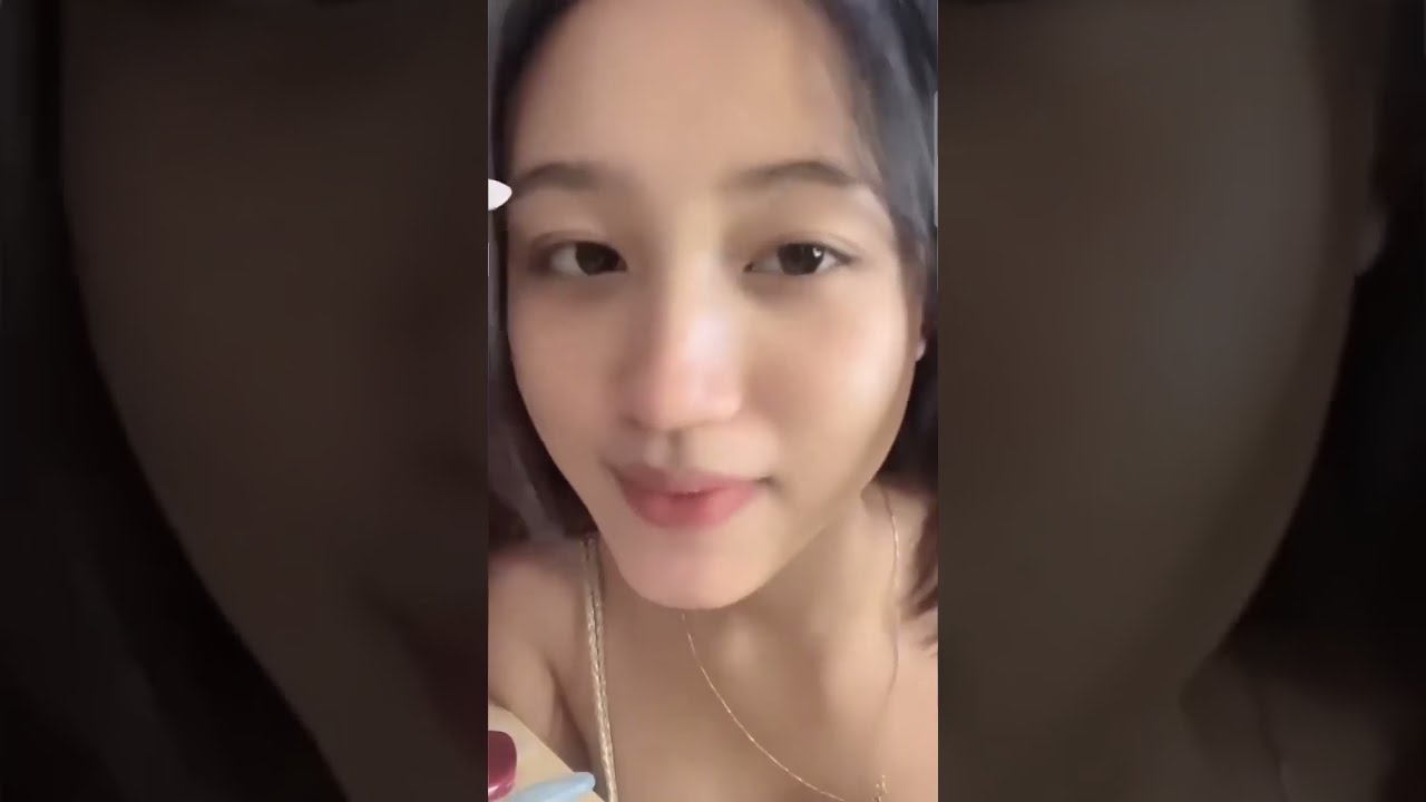 live kunti bogel no bra