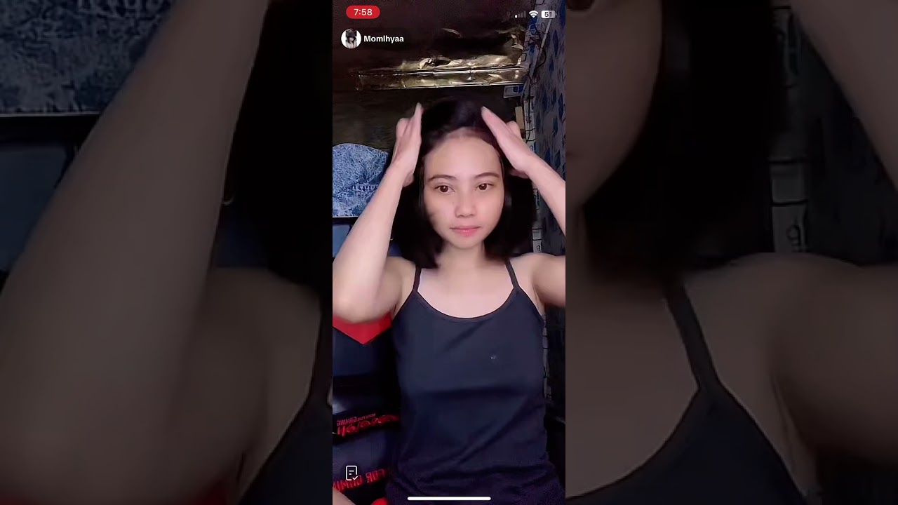 Live momlhyaa
