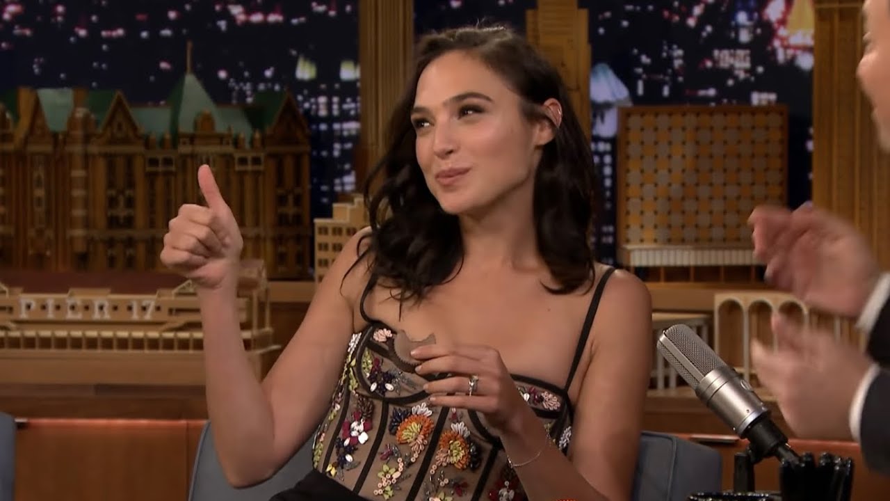 logoless soft gal gadot