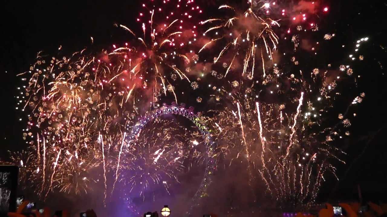 London's New Year's Eve 2012/2013 from Victoria Embankment (not from BBC:)