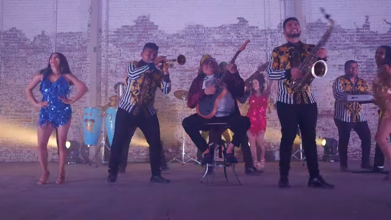 Los Karkik's - Chupa la Paleta [Video Musical]