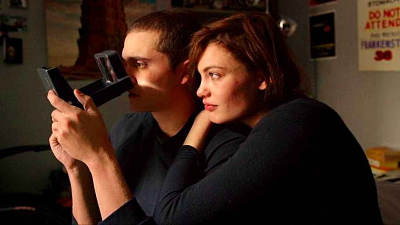 Love 2015 Romance/Drama Full Movie Facts & Review, Aomi Muyock, Karl Glusman,Klara Kristin,Ian Scott
