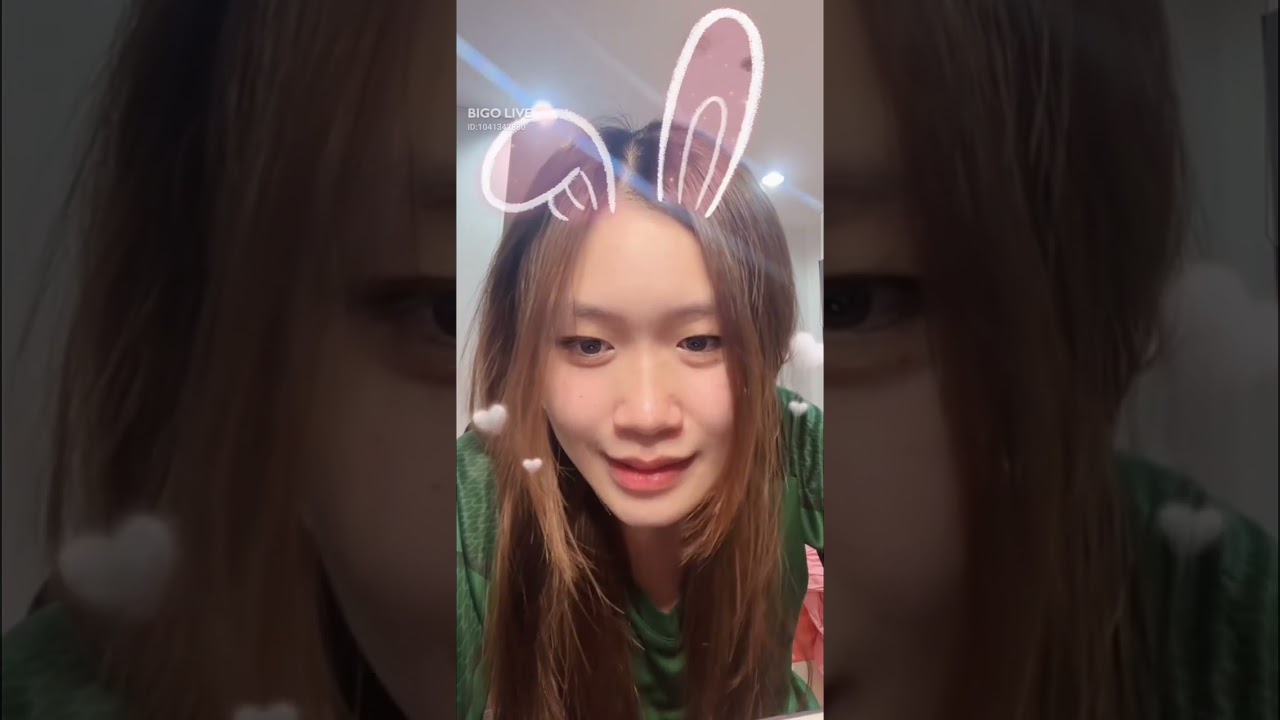 Lovely girl #beautiful #periscope #1161