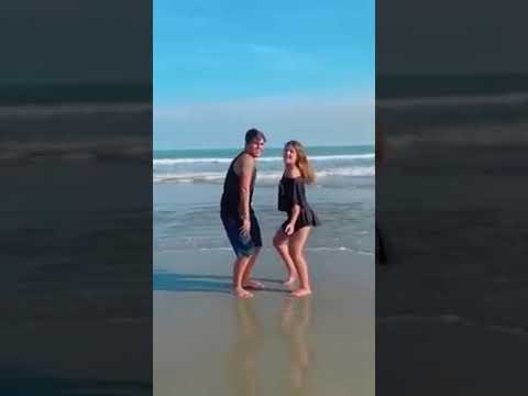 LUARA FONSECA DANÇANDO NA PRAIA