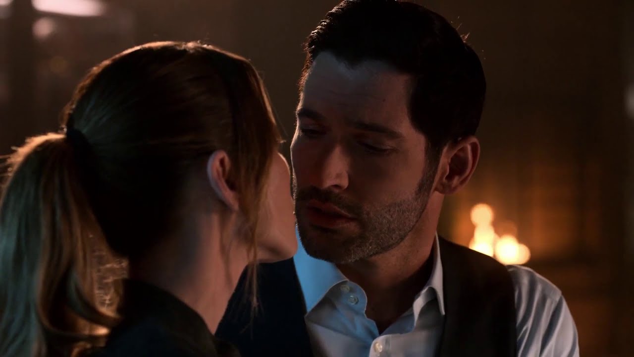 Lucifer: Season 5 / Kiss Scene — Lucifer and Chloe (Tom Ellis and Lauren German)