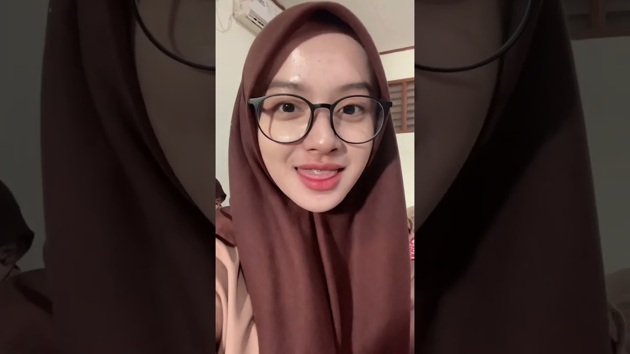 Lucu bangett. Source Credit Tiktok: @nnaputt #cewekcantik #cantikalami #muslimah #nnaputt