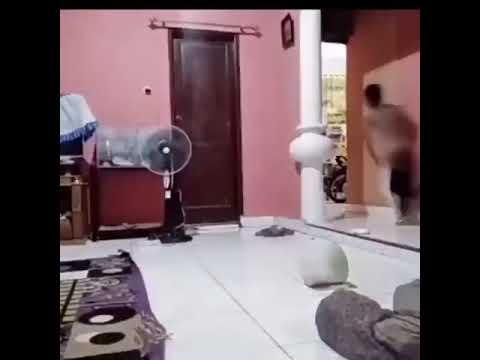 lucu bikin ngakak main jelangkung malah lari sampai ke dodoran #shorts
