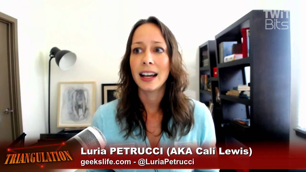 Luria Petrucci on Moving Past the Cali Lewis Name: Triangulation 198