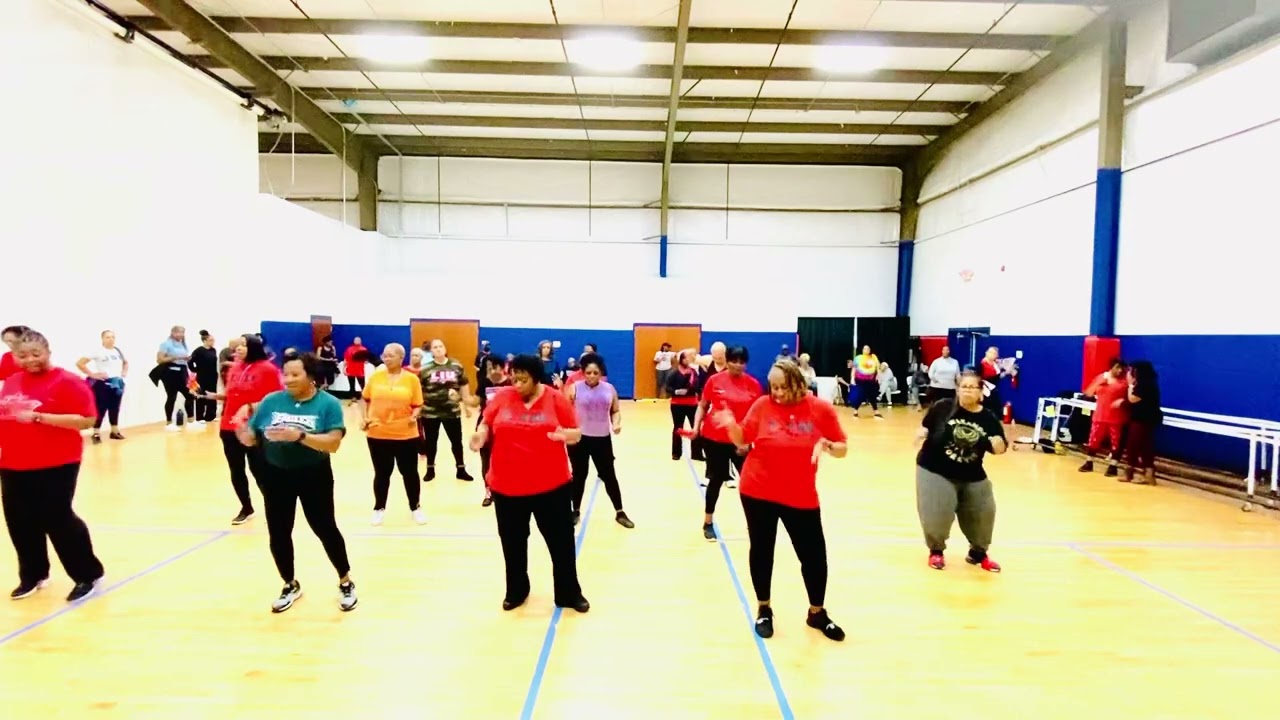 L❤️VE IN THE MIDDLE Line Dance by Alicia Williams