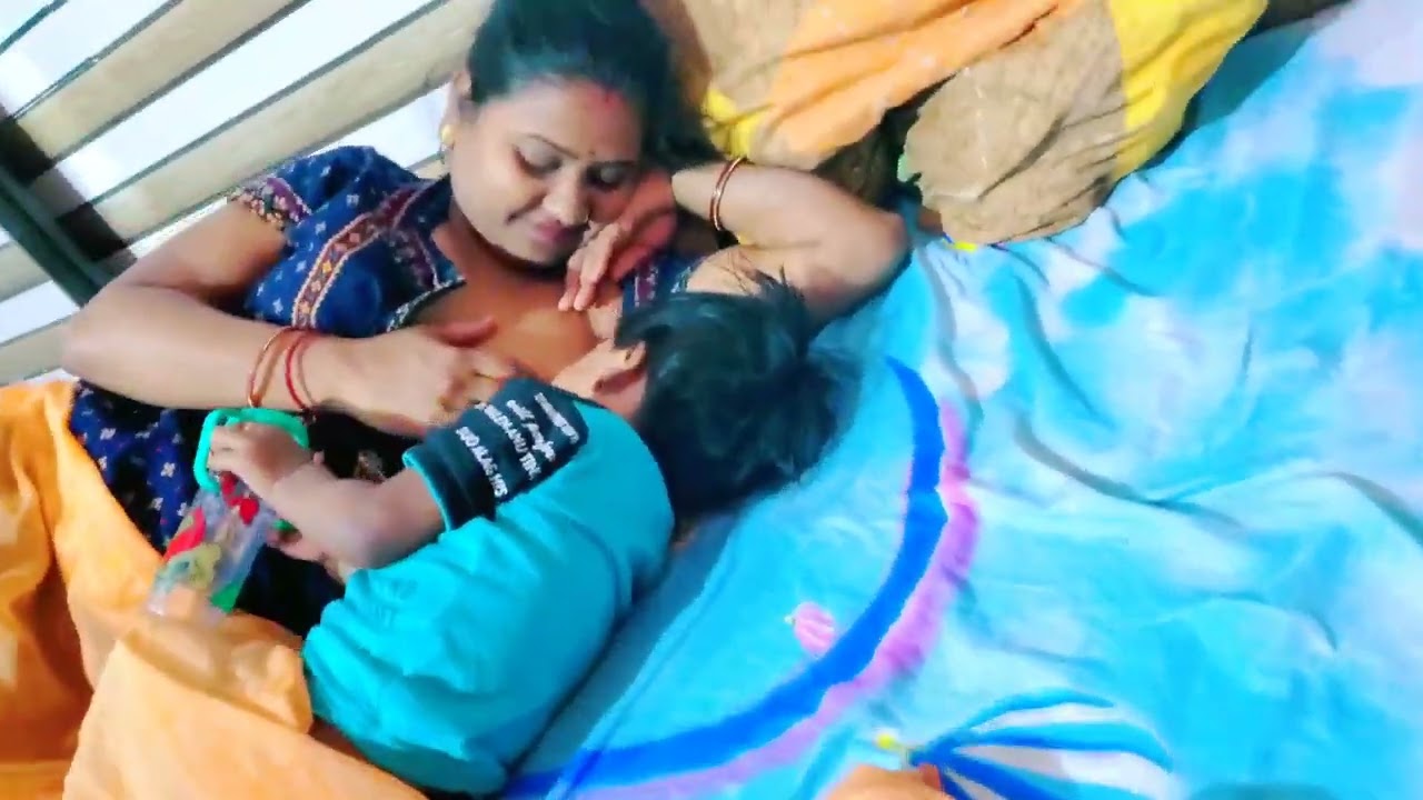 maa beta 😍 baby feeding 🥰 #aplifestyle @apstylelife3978
