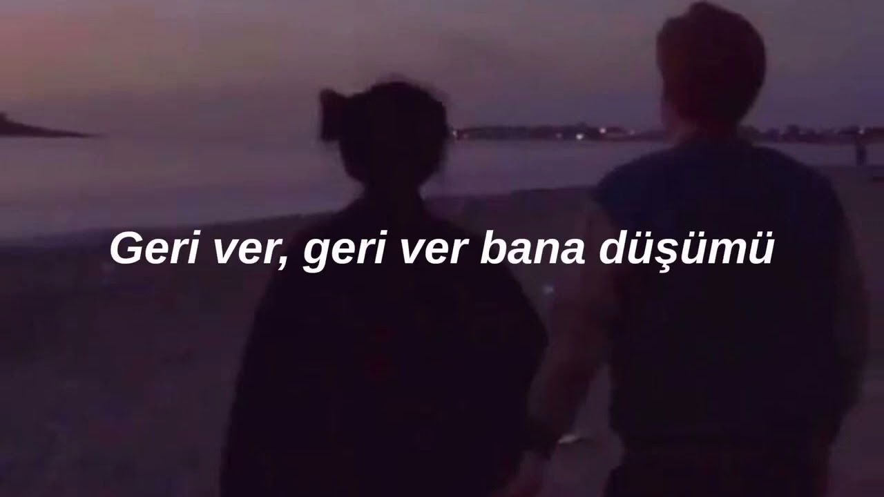 mabel matiz mendilimde kırmızım var Lyrics sözleri